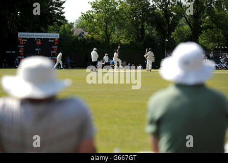 Cricket - LV= County Championship - Division One - Giorno 3 - Surrey v Warwickshire - Il campo sportivo Foto Stock