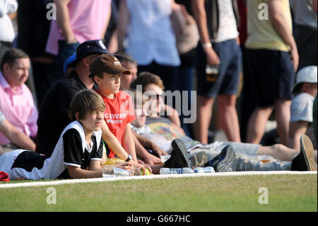 Cricket - LV= County Championship - Division One - Giorno 3 - Surrey v Warwickshire - Il campo sportivo Foto Stock