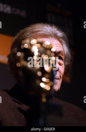 Sir Ian McKellen in fotocellula per annunciare le nomination 2003 degli Orange British Academy Film Awards al BAFTA di Piccadilly, nel centro di Londra. Foto Stock