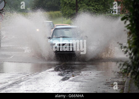 Allagamenti sulla giunzione di Coventry Road e Gate Lane in Nether Whitacre Warwickshire. Foto Stock