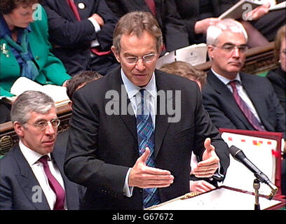 : primo Ministro Tony Blair durante il tempo delle interrogazioni del primo Ministro alla Camera dei Comuni, Londra. Foto Stock