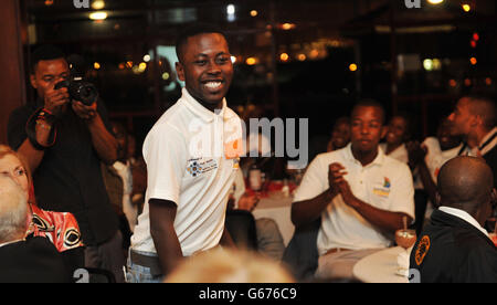 Giovani sudafricani selezionati per far parte del Clipper Round le tappe della World Yacht Race al Point Yacht Club di Durban, Sudafrica Foto Stock