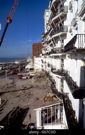 Scena al Grand Hotel di Brighton, dopo un'esplosione di bombe durante la conferenza del partito conservatore. Foto Stock