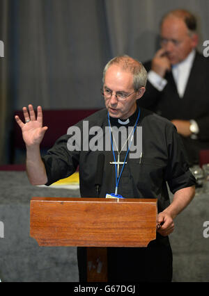 L'Arcivescovo di Canterbury, il Reverendissimo Justin Welby, ha fatto il suo primo discorso presidenziale alla sessione di apertura del Sinodo Generale della Chiesa d'Inghilterra all'Università di York, York. Foto Stock