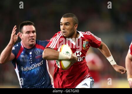 Rugby Union - Tour Lions 2013 britannici e irlandesi - Melbourne Rebel / Lions britannici e irlandesi - AAMI Park. Simon Zebo, il Lions britannico e irlandese, fa un addebito in campo Foto Stock