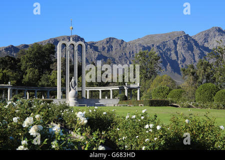 Il monumento di Huguenot in Franschhoek, Western Cape, Sud Africa che indica le influenze culturali di Ugonotti Foto Stock