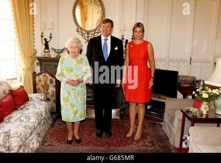 La regina Elisabetta II incontra il re Willem-Alexander e sua moglie la regina Maxima dei Paesi Bassi al Castello di Windsor, Windsor. Foto Stock