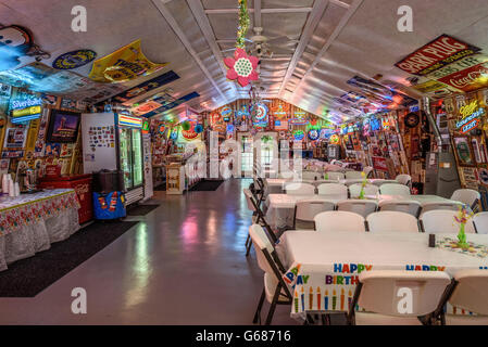 Interno del Bob Vicolo di benzina sulla storica Route 66 in Missouri Foto Stock