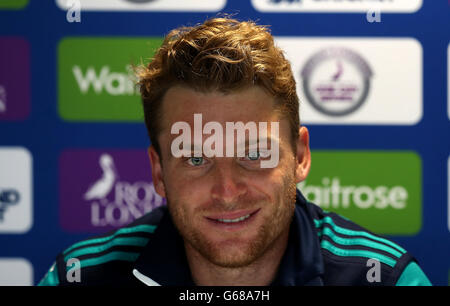 L'Inghilterra del Jos Buttler durante una conferenza stampa a Edgbaston, Birmingham. Foto Stock