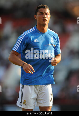 Cristiano Ronaldo del Real Madrid si riscalda prima dell'amichevole pre-stagione al Goldsands Stadium di Bournemouth. Foto Stock