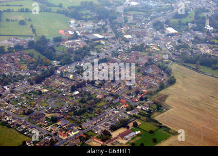 Fotografia aerea di Soham che mostra il Village College (sfondo) e la casa di Holly Wells. Foto Stock