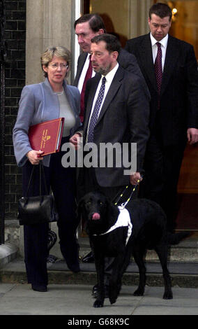 David Blunkett lascia Downing St Foto Stock