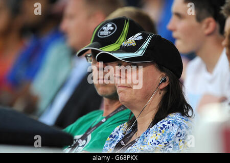 Cricket - Friends Life T20 - Surrey v Hampshire - The Kia Oval. Fan di Surrey negli stand al Kia Oval Foto Stock