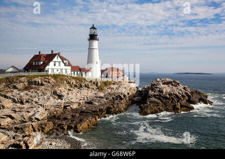 Lo storico Portland Head Light costruito nel 1791 è uno dei più antichi fari negli Stati Uniti che ancora in operazione(Maine). Foto Stock