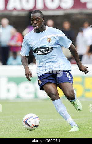 Calcio - Pre-Season friendly - Dagenham & Redbridge v Crystal Palace - Victoria Road. Afolabi Obefemi, Dagenham e Redbridge Foto Stock