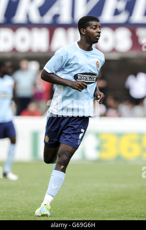 Calcio - Pre-Season friendly - Dagenham & Redbridge v Crystal Palace - Victoria Road. Medy Elto, Dagenham e Redbridge Foto Stock