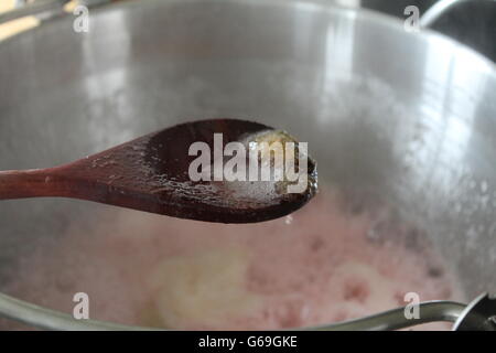 La realizzazione di marmellate, rendendo marmellate e confetture, pectina Foto Stock