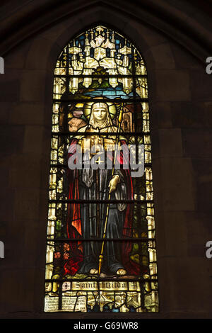 Regno Unito, County Durham, Hartlepool Headland, St Hilda la chiesa di Saint Hilda vetrata Foto Stock