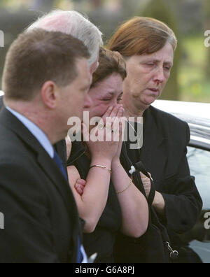 Samantha giovani assiste funerale. Foto Stock