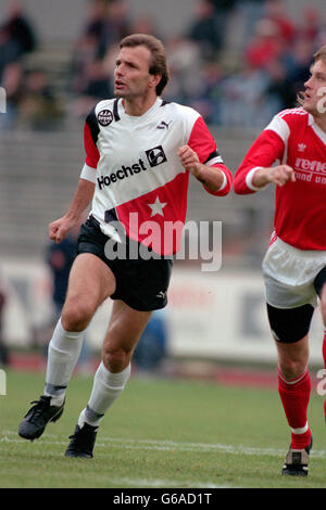 Calcio - Bundesliga tedesca - Eintracht Frankfurt / FC Nurnburg. Karl-Heinz Korbel, Eintracht Francoforte Foto Stock