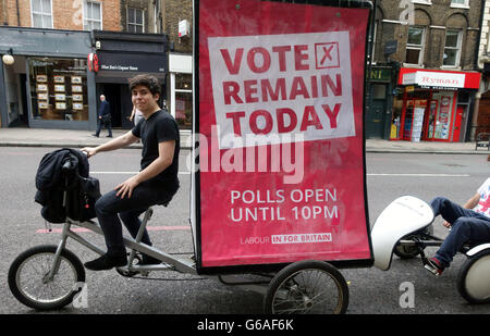 Referendum UE rimangono campagna pubblicitaria mobile, Islington, Londra Foto Stock