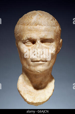 Giulio Cesare. Busto di marmo / testa di Giulio Cesare (100 a.C. - 44 a.C.), dal i secolo a.C. al i secolo d.C. Foto Stock