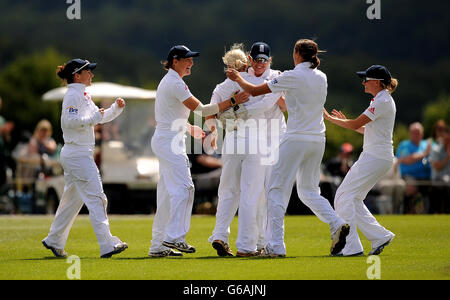 Cricket - Primo Womens Ceneri Test Match - Inghilterra donne v Australia Donna - Wormsley Cricket Ground Foto Stock