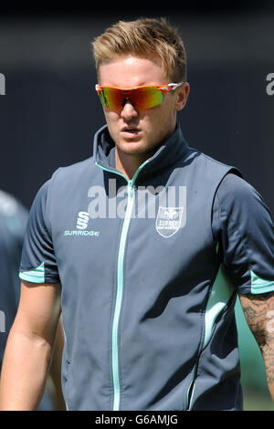 Cricket - Yorkshire Bank Pro40 - Gruppo B - Surrey / Derbyshire - The Kia Oval. Jason Roy, Surrey Foto Stock