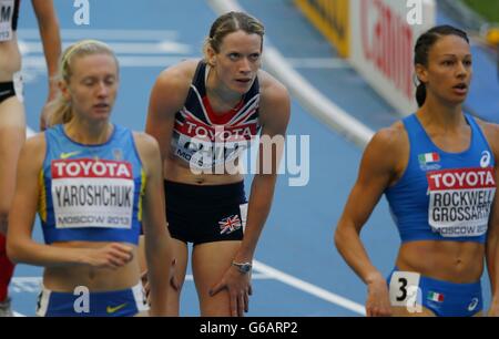 Great Britain's Eilidh Child (centro) dopo aver gareggiato negli ostacoli da 400 metri delle donne durante il terzo giorno dei Campionati mondiali di atletica IAAF 2013 allo stadio Luzhniki di Mosca, Russia. Foto Stock