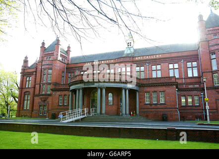 La Whitworth Gallery, a Manchester, dove dipinti preziosi sono stati rubati in un raid durante il fine settimana. I tre dipinti includevano le fortificazioni di Parigi con Case, che fu dipinta da Vincent Van Gogh nel 1878, * .. Povertà dipinta da Pablo Picasso nel 1903, e Paesaggi Tahitiani di Paul Gauguin, dipinti tra il 1891 e il 1893. Foto Stock