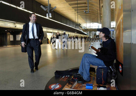 Trasporti - Ferrovia - Metropolitana - Buskers - Londra Foto Stock