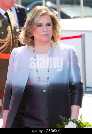 Il Granduca Henri e la Granduchessa Maria Teresa di Lussemburgo frequentare la celebrazione della festa nazionale presso la filarmonica in Lussemburgo, 23 giugno 2016. Credito: dpa picture alliance/Alamy Live News Foto Stock