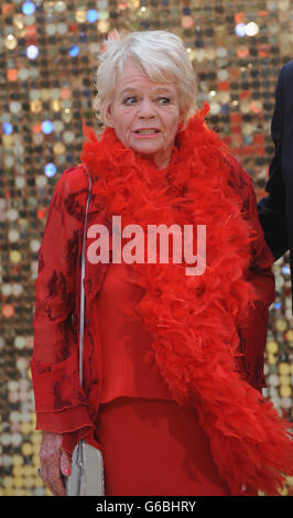 Londra, Regno Unito. Il 29 giugno, 2016. Judith Chalmers assiste la prima mondiale di "assolutamente favoloso' di Odeon Leciester Square. Credito: Ferdaus Shamim/ZUMA filo/Alamy Live News Foto Stock