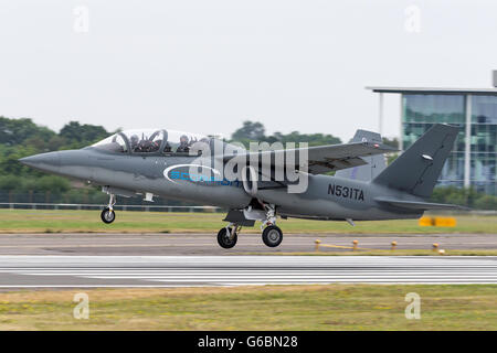 Textron AirLand Scorpion (Cessna E530) multirole aeromobili (N531TA) a Farnborough Airshow internazionale. Foto Stock