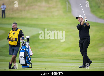 Englands Mark Foster sulla nona buca durante il secondo giorno dei Johnnie Walker Championships 2013 a Gleneagles, Perthshire. Foto Stock