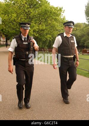 Pattuglia di polizia St James Park Foto Stock