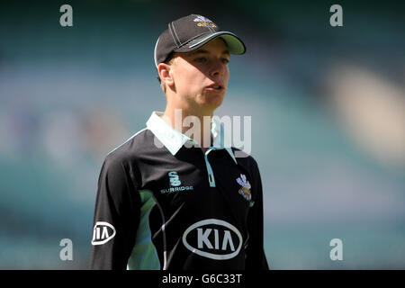 Cricket - Yorkshire Bank Pro40 - Gruppo B - Surrey / Derbyshire - The Kia Oval. Freddie van den Bergh, Surrey Foto Stock