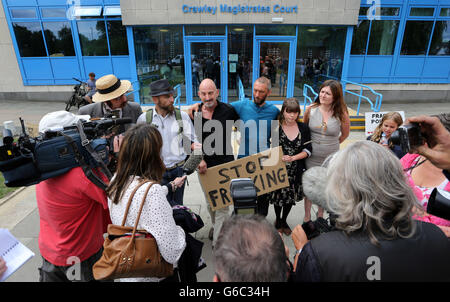 Anti Fracking contestatori causa in tribunale Foto Stock