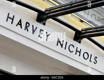 Harvey Nichols - stock. Una vista generale dei grandi magazzini Harvey Nichols a Knightsbridge, nel centro di Londra. Foto Stock