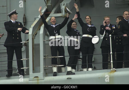 Ark Royal restituisce alle rive del Regno Unito Foto Stock