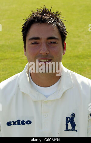 Nick Warren- Cricket del Warwickshire. Nick Warren - Warwickshire County Cricket Club 2003 foto stagione a Edgbaston, Birmingham. Foto Stock