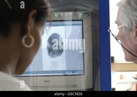 In materia di asilo le schede di registrazione Foto Stock