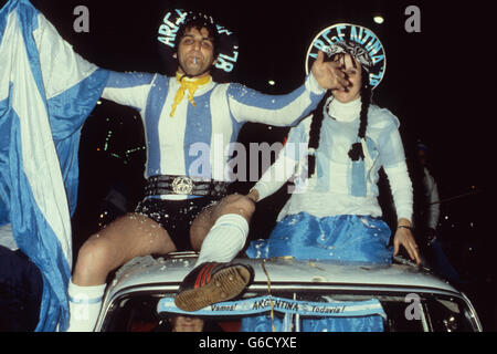 Calcio - Coppa del mondo Argentina 78 - finale - Argentina / Olanda - Fans - Buenos Aires. I tifosi argentini festeggiano la vittoria della Coppa del mondo dopo la vittoria sull'Olanda nella finale. Foto Stock