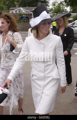 Figlia della principessa reale, Zara Phillips arriva, per l'incontro del giorno delle Signore a Royal Ascot. Foto Stock