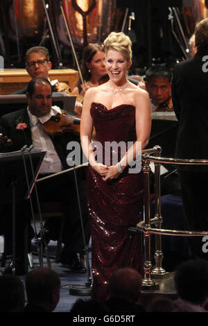 US mezzo-Soprano Joyce Didonato durante l'ultima Notte delle Prom alla Sala reale Alberto. Foto Stock