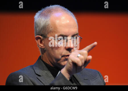 Arcivescovo di Canterbury il Reverendissimo Justin Welby fa il suo punto di vista durante la conferenza annuale della National Housing Federation presso la ICC di Birmingham. Foto Stock