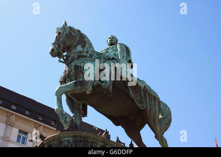 Belgrado, Serbia, il monumento di via Knez Mihailo, un lato Foto Stock