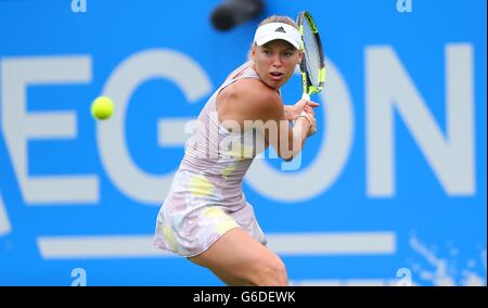 Caroline WOZNIACKI della Danimarca la riproduzione di Samantha STOSUR dell Australia durante il Aegon International in Devonshire Park a Eastbourne. Giugno 21, 2016. James Boardman / Immagini teleobiettivo +44 7967 642437 Foto Stock