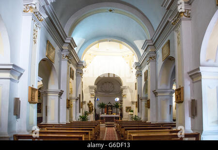 Interno della chiesa di San Giacomo Chiesa Orosei Sardegna Italia Foto Stock