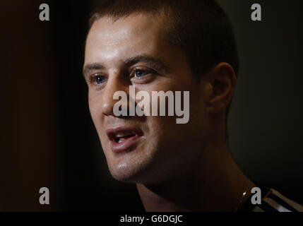 Ricky Burns durante la conferenza stampa al Marriott Hotel di Glasgow, in vista della sua lotta contro Raymundo Beltran sabato al SECC. Foto Stock